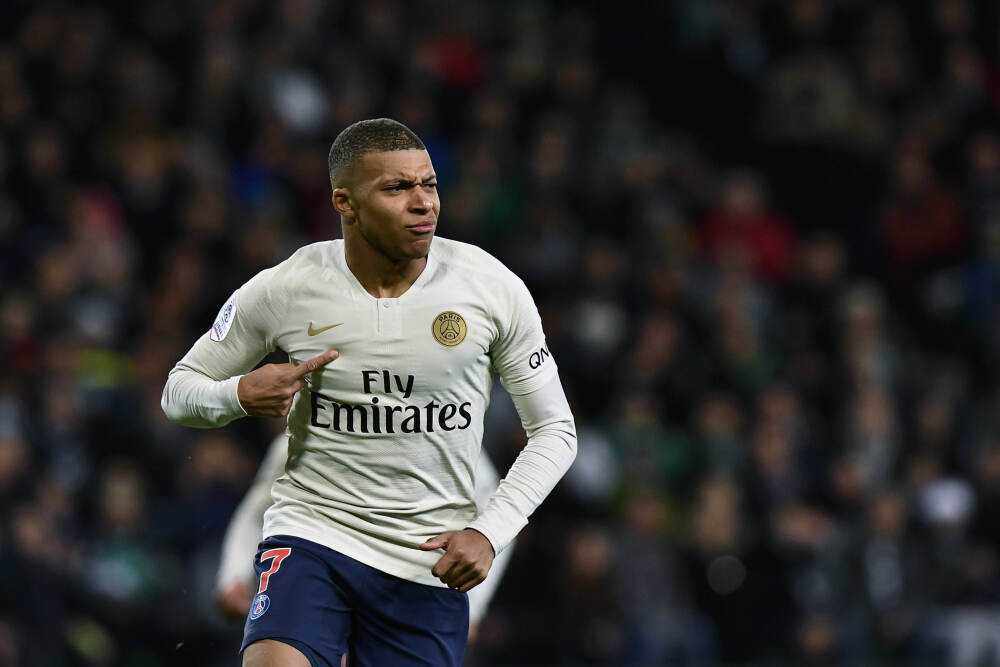 中间价年内涨超1500基点 人民币会继续升值吗？